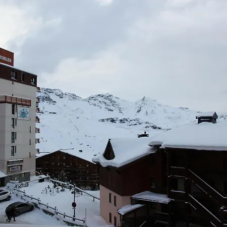Blanc - Location: Pour 4 Personnes Oriente Sud Ouest Blanc Mae-9050 Daire Val Thorens