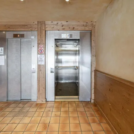 Blanc - Location: Pour 4 Personnes Oriente Sud Ouest Blanc Mae-9050 ואל טורנס