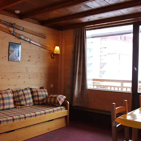 Blanc - Location: Pour 4 Personnes Oriente Sud Ouest Blanc Mae-9050