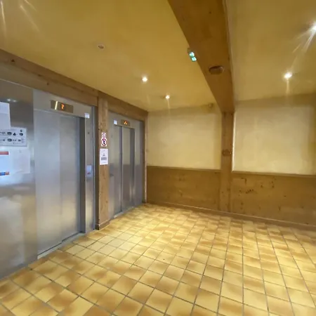 Blanc - Location: Pour 4 Personnes Oriente Sud Ouest Blanc Mae-9050 アパート *