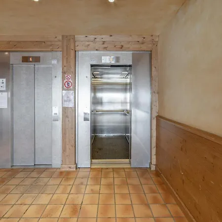 Blanc - Location: Pour 4 Personnes Oriente Sud Ouest Blanc Mae-9050 アパート *