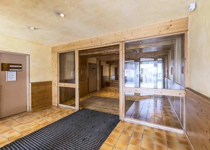 Blanc - Location: Pour 4 Personnes Oriente Sud Ouest Blanc Mae-9050 Val Thorens